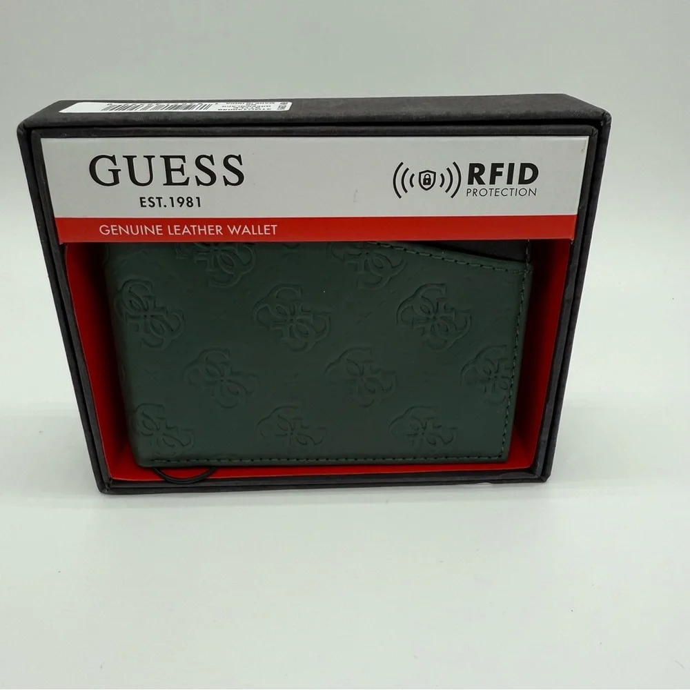 Men’s GUESS Reece RFID Leather Wallet– Green/Black | Style 31GU130058 | MSRP $48